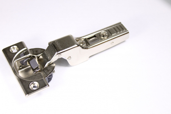 Петля полунакладная 110* с доводчиком CLIP-ON BLUM BLUMOTION