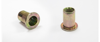 Заклепка гаечная  4 х 0.7 LF с фланцем вытяжная Сталь оцинкованная